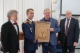 Председатель Ассоциации юристов России вручил ректору Московской академии СКР портрет А.Я. Сухарева